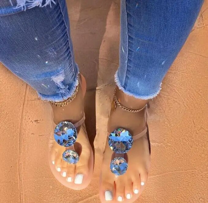 Women fashion wild beach new rhinestone bright diamond flat sandals flip flop home outdoor travel student slippers ms