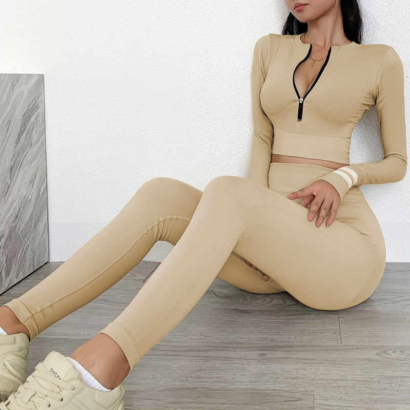 Seamless Sets Women Yoga Sets Sports Long Sleeve Suit with Zipper Coat and High Waisted Sports Pants Khaki Sets Active Wear