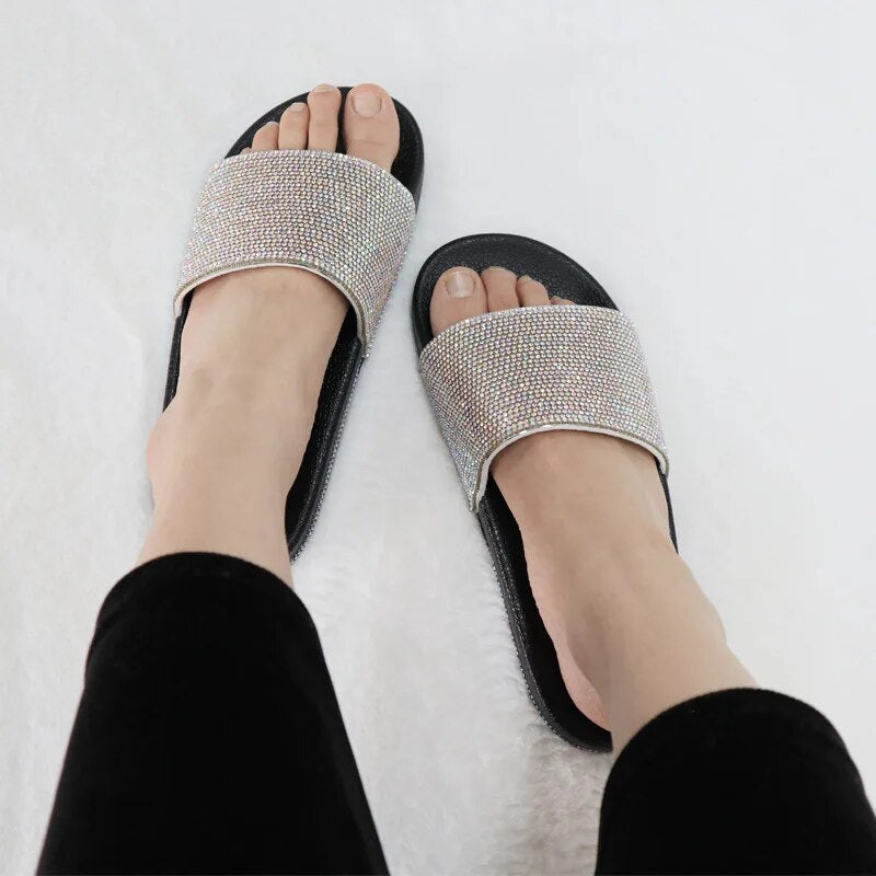 Leisure New Black Rhinestone Slippers Women's Summer Outdoor Crystal PVC Soled Slides Ladies Sexy Cool Comfort Beach Sandals
