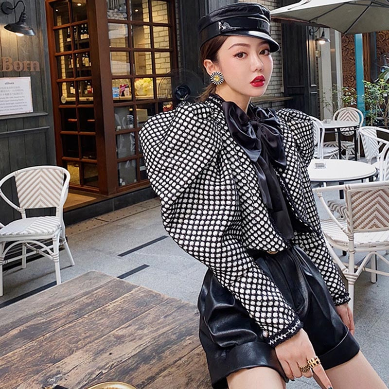 TWOTWINSTYLE Ruched Plaid Coat For Women O Neck Puff Sleeve Short Female Coat Streetwear Autumn Fashion New Clothing 2020