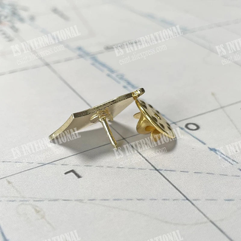 Belgium National Flag Crystal Epoxy Metal Enamel Badge Brooch  Collection Souvenir Gifts  Lapel Pins Accessories  Size1.6*1.9cm