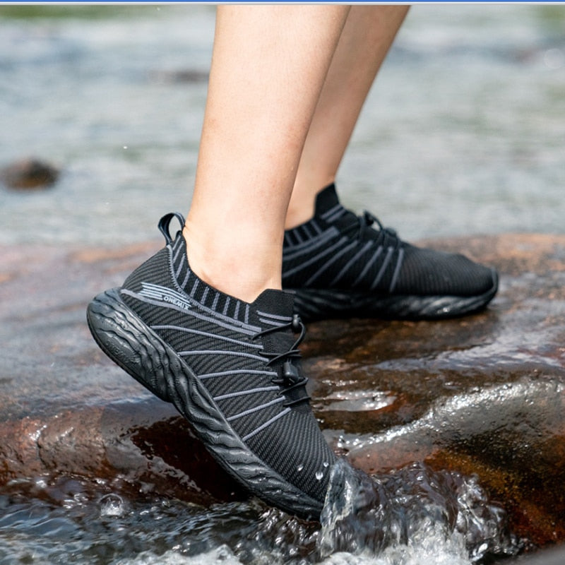 ONEMIX 2023 New Black Running Shoes for Men Waterproof Breathable Training Sneakers Male Outdoor Anti-Slip Trekking Sports Shoes