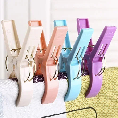 4Pcs Quilt Clothes Clips Practical Large Beach Towel Clips Plastic Quilt Pegs for Laundry Lounger Underwear Organization