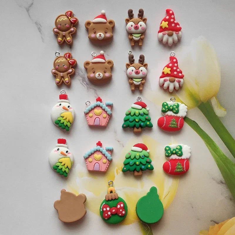 12Pcs Cartoon Christmas Series Charm Cute Snowman Deer Pendant Flat Back Cabochon DIY Jewelry Making Bracelet Earring Accessorie