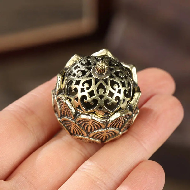 Incense Burner Mini Qilin Head Hollow Lotus Retro Brass Censer Cense Stick Holder Chinese Ancient Style Home Desktop Decor Craft