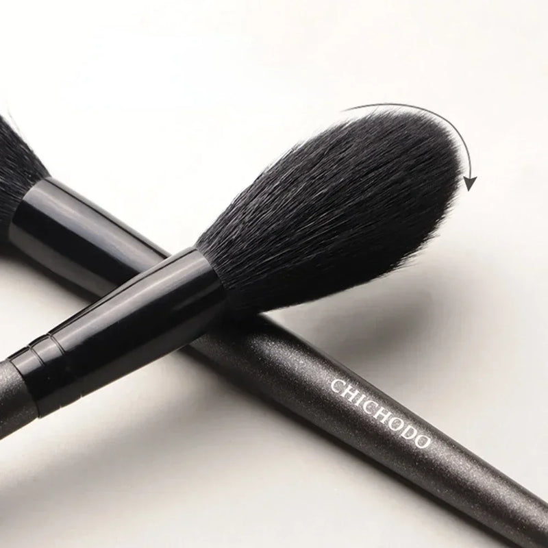 Long Handle Professional Makeup Brushes Powder Brush Face Makeup Highlighter Blush Blending Brush Concealer Beauty Tools