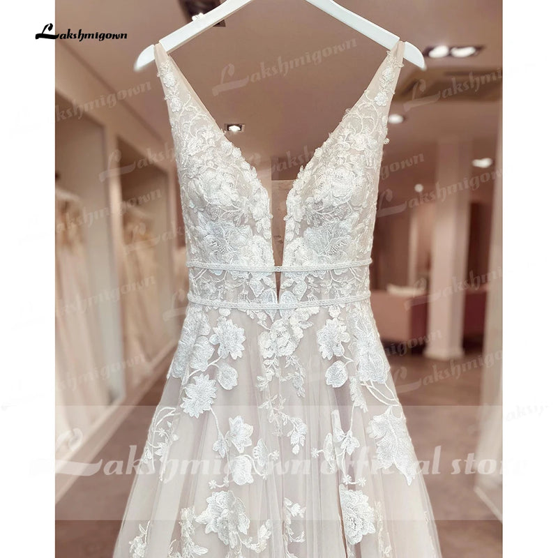 Lakshmigown Bohemian Wedding Dresses V-Neck Appliques Lace A-Line Beach Princes Wedding Bridal Gown 2025 Plus Size Customized