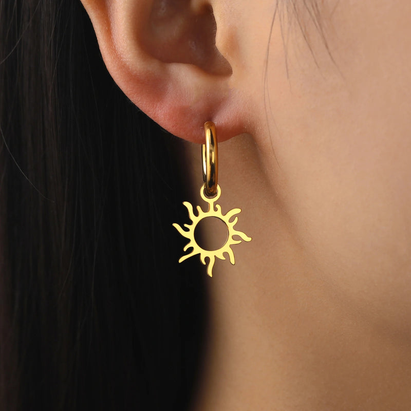 Skyrim New Sun Totem Pendant Drop Earrings Stainless Steel Women Gold Color Hoop Earrings Fashion Party Jewelry Gift Wholesale