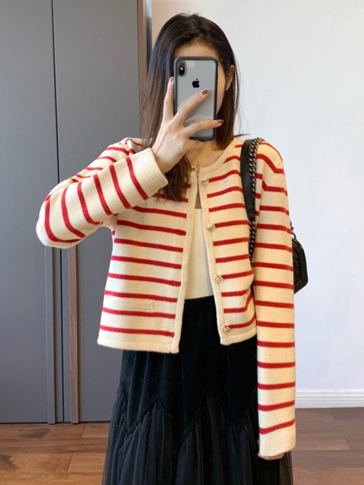 Korean Fashion Sweater Cardigan White Black Striped Knitted Sweater Women Short Cardigan Long Sleeve Cardigan Female 2022 Winter