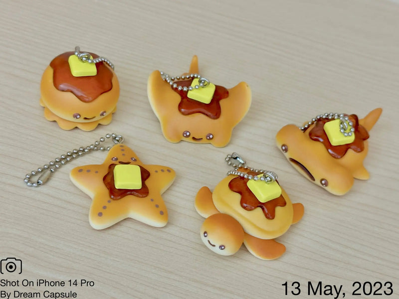 Qualia capsule toys kawaii cute Maple Sea mascot ball chain Pancake manta ray jellyfish keychain pendant gacha gacha figures