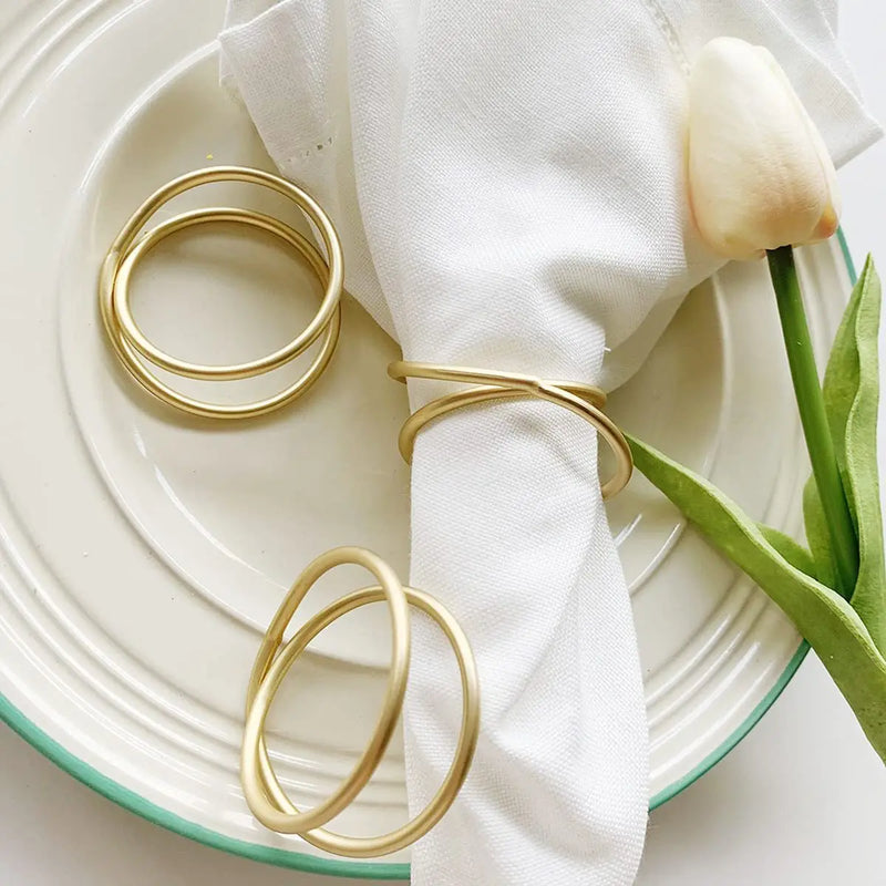 Exquisite Gold Napkin Ring Metal Napkin Rings for Wedding Party Dinner Hotel Table Decoration Napkins Holder