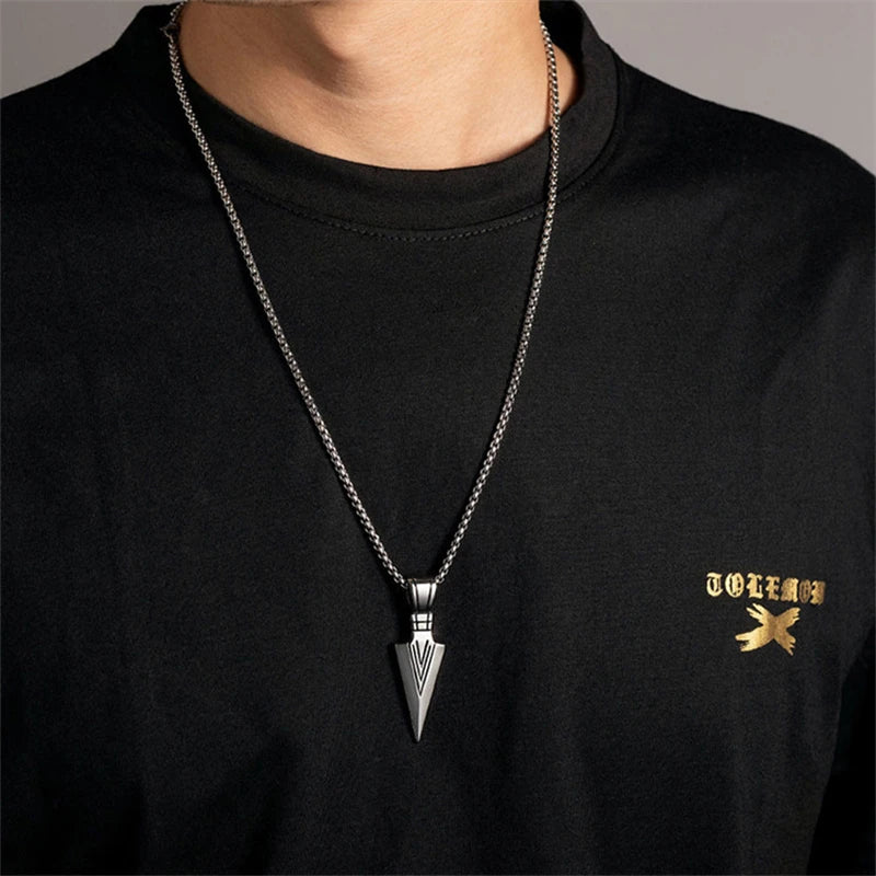 Hip Hop Fashion Rock Necklace Personalized Triangle Spearhead Men's Necklace Stainless Steel Metal Arrow Pendant Jewelry Chain