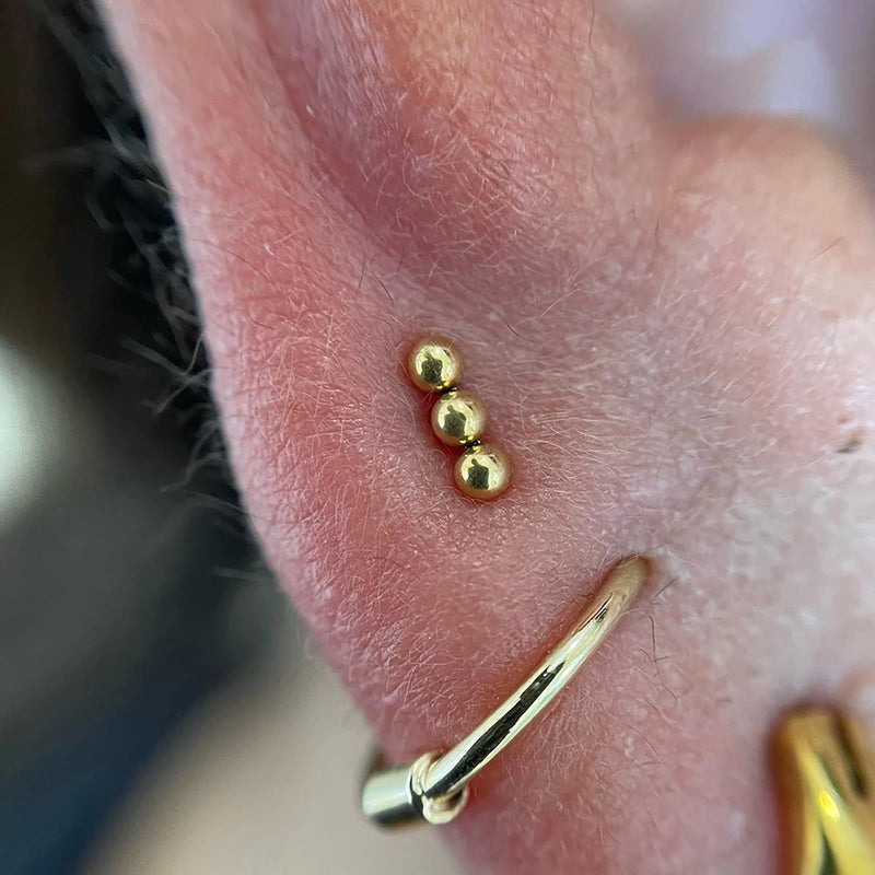 Right Grand ASTM F136 Titanium 18G 16G Push Pin Threadless Linear Triple Bead Labret Cartilage Helix Conch Monroe Tragus Earring