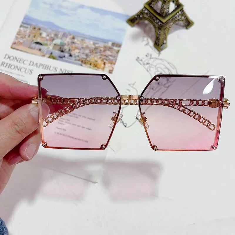 2024 New Fashion Oversize Gradient Sunglasses For Women Vintage Alloy Chain Frame Rivet Square Sun Glasses Female Elegant Shades