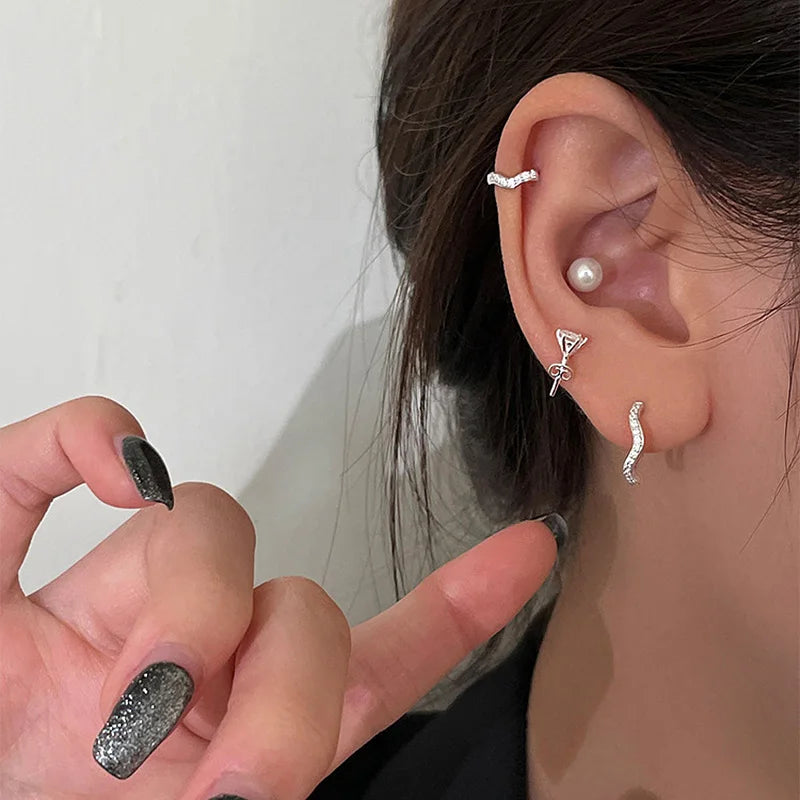 Simple Y2k Kpop Wave Hoop Earrings for Women Small Huggie Thin Zirconia Ear Cartilage Earing Piercing Earclip Jewelry KDE081