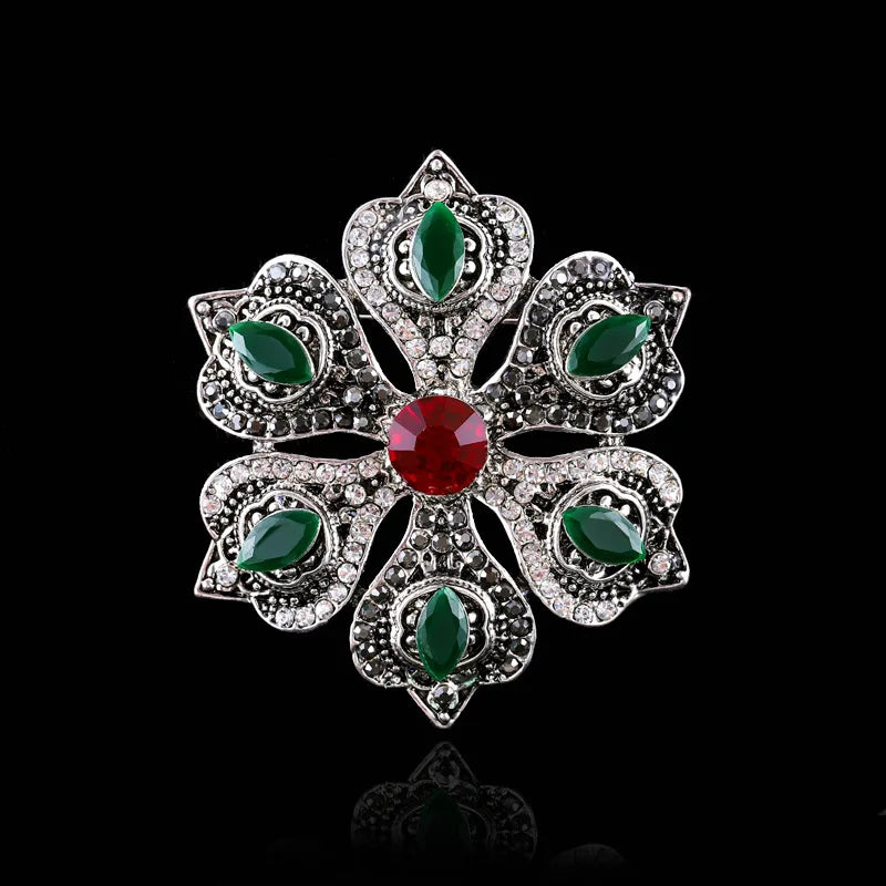 High Quality Fashion Baroque Court Retro Brooch Personality Hollow Badge Corsage High-end Christmas Gift Clothing Accessories