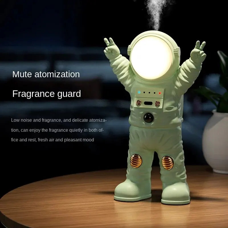 Atmospheric Astronaut-shaped Aromatherapy Machine, Human Body Sensing, with Night Light, Type-c Rechargeable, Portable