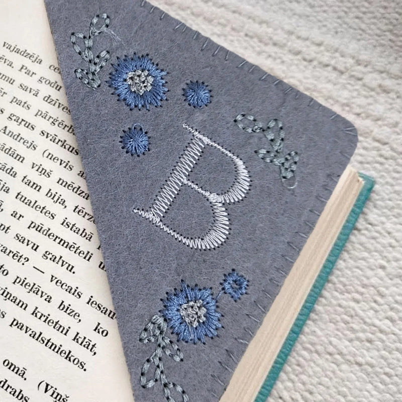 🔖 26 Letters Elegant Personalized Hand Embroidered Corner Bookmark Four Seasons Fun Bookmark Stationery Organizer Drawers