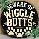 "Beware of Wiggle Butts Aluminum Sign - Rustic 7.87" Round Paw Print Wall Art for Home, Office, Farmhouse, Garden"