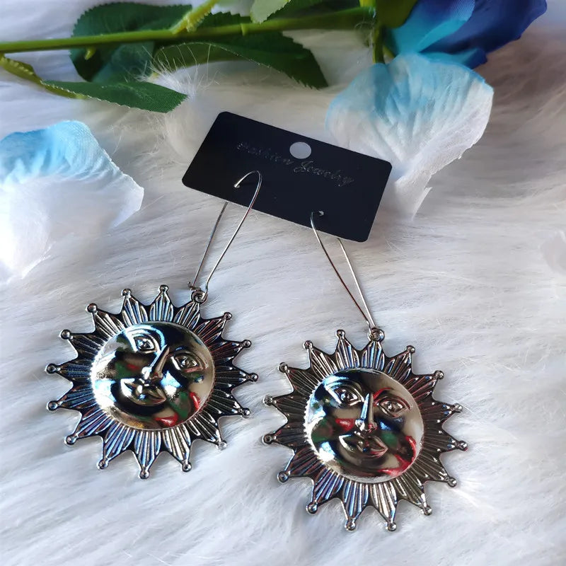 Big Golden Colour Sun Earrings Happy Celestial Jewelry Summer  Sunshine Fashion Beautiful Women Friend Gift Exaggerated Jewelry