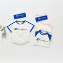 Sport leerer Babyspielanzug