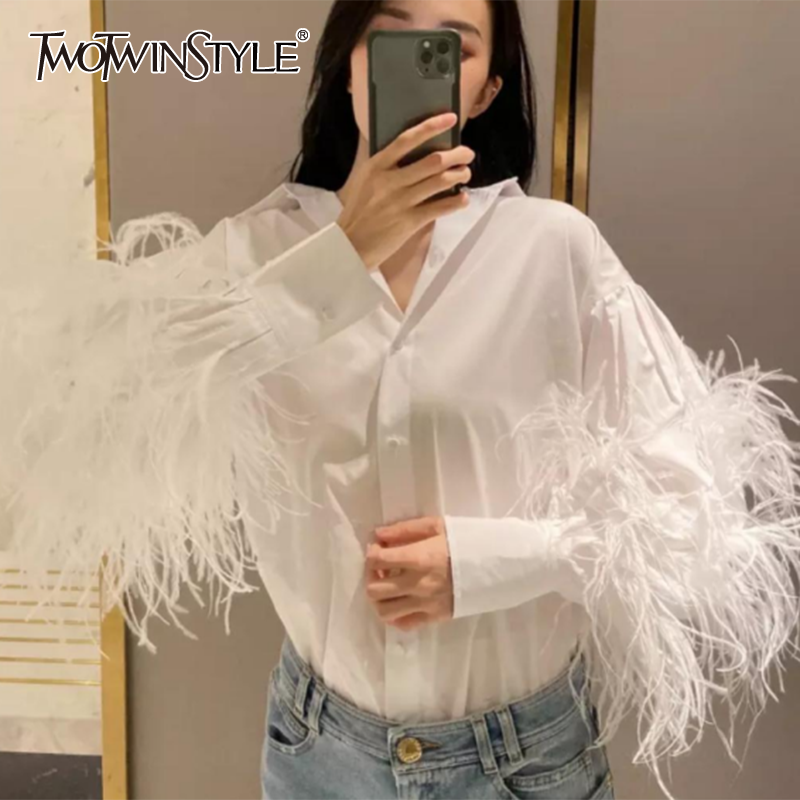 TWOTWINSTYLE, blusa informal de plumas de retazos para mujer, camisa blanca lisa con manga acampanada y solapa, ropa nueva de moda para mujer 2021