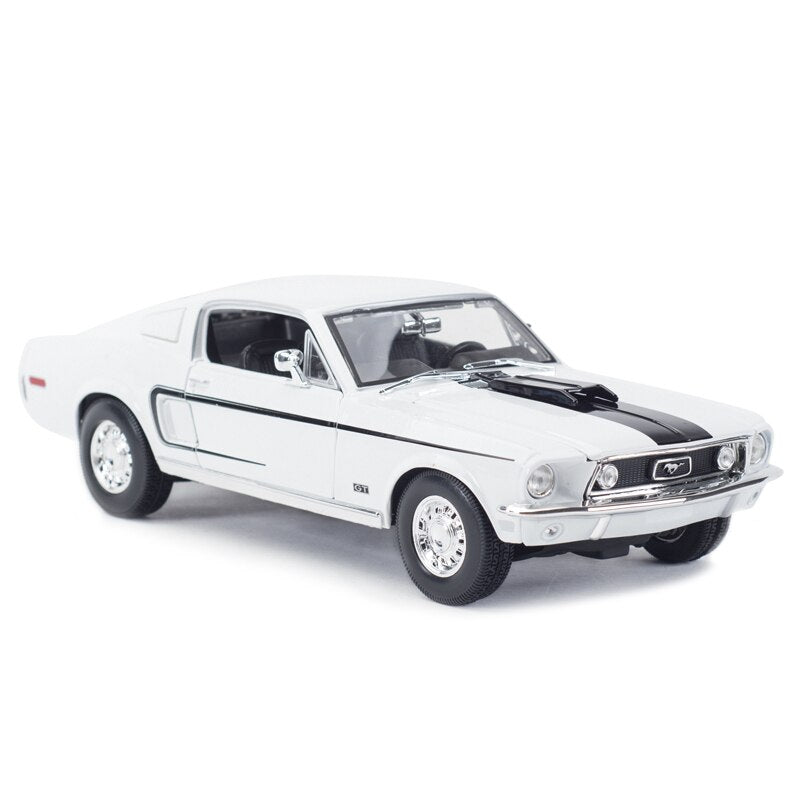 Maisto 1:18 1968 Ford Mustang GT Cobra Jet, coche deportivo, simulación estática, vehículos fundidos a presión, modelos coleccionables, juguetes de coche