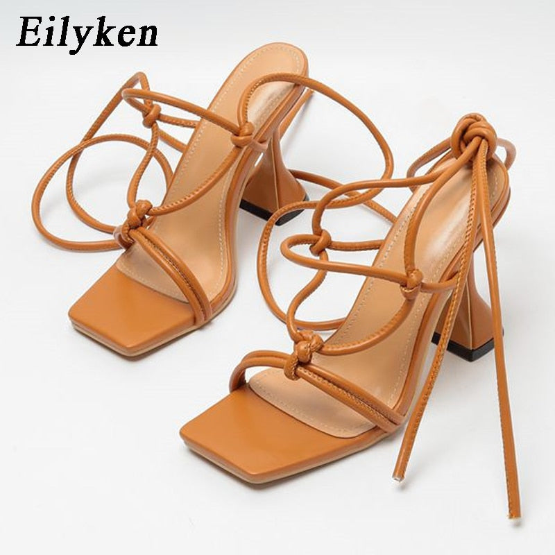 Eilyken 2022, verano, banda estrecha, correa en el tobillo, tacones altos para mujer, sandalias de tiras, cabeza cuadrada, zapatos de mujer de estilo extraño para mujer