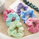 Großhandelsfrauen-Winter-Samt-Scrunchie-Satz 12pcs / lot helle Pastellfarben-elastischer Haargummi-Seil-Mädchen-Haar Schrunchy-Satz 2022