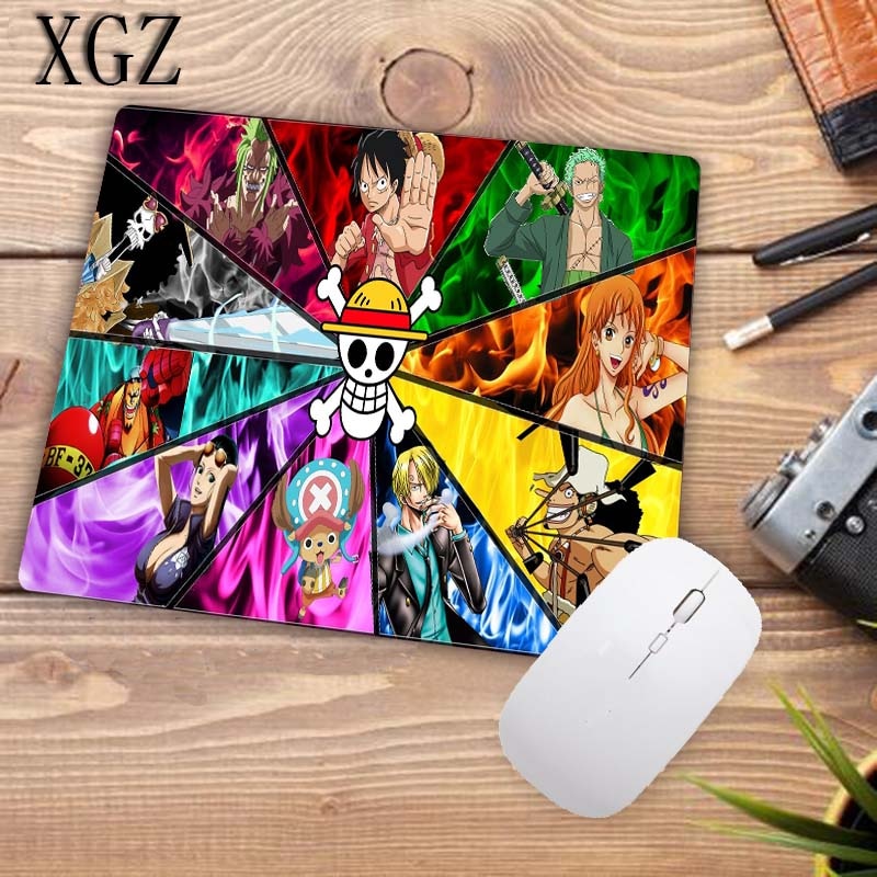 XGZ Anime-Mauspad Gaming-Mauspad Großes Cartoon-Anime-Gummi-Mauspad Tastaturmatte Tischset PC-Mauspads mit Sperrkante