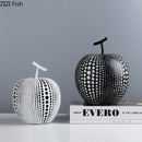 Obst abstrakte Statue Ornamente einfache Raumdekoration weiß schwarz Apfel Birne Harz Figur Schreibtischschmuck Heimdekoration modern