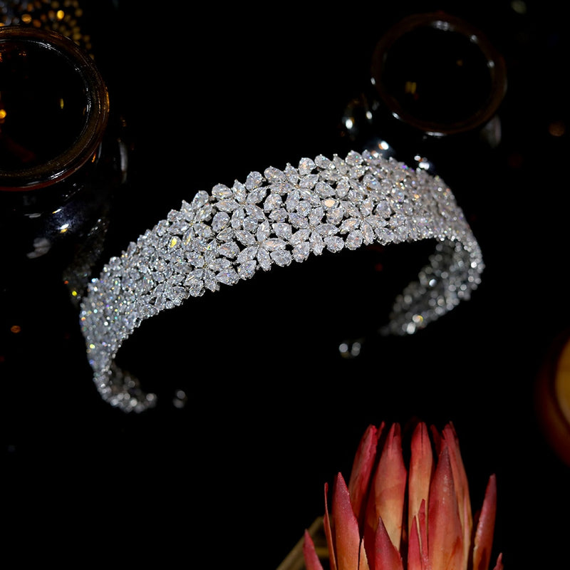 ASNORA New CZ Diademe und Kronen für Frauen Prinzessin Crown Halo Stirnband, Damen Tiara, Hochzeit Haarschmuck Braut