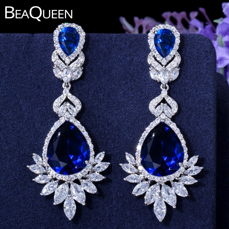 BeaQueen Luxus Königsblau Wassertropfen CZ Kristall Frauen Hochzeitsschmuck Lange Brautohrringe mit klarem Zirkonia E081
