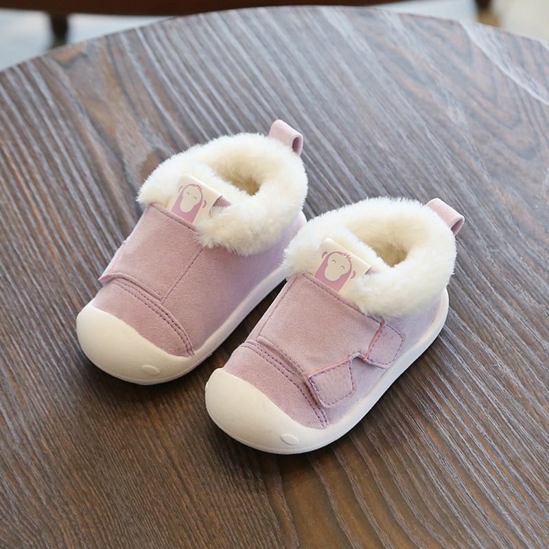 Botas de invierno para niños pequeños, botas de nieve cálidas de felpa para bebés y niñas, zapatos antideslizantes de fondo suave para exteriores cómodos para niños