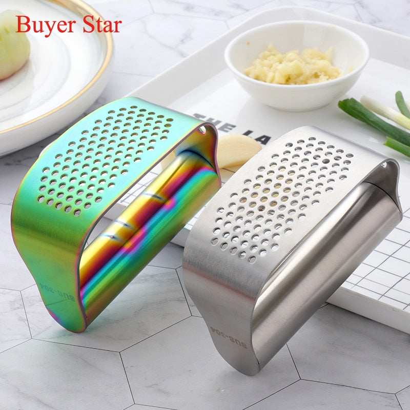 2 in1 Gold Stainless Steel Garlic Press Rolling Crusher Tools Kitchen Gadget Metal Bottle opener triturador de alho чеснокодавка