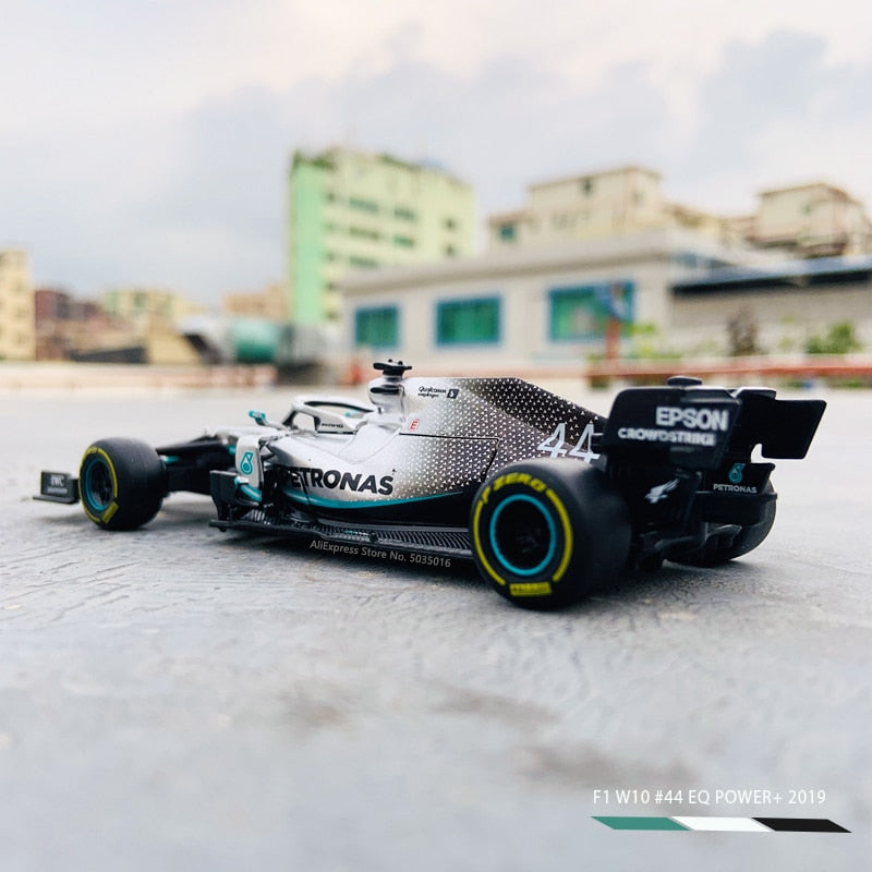 Bburago 1:43 mercedes-benz Team Lewis Hamilton W10-44 SF90 RB F1 Racing fórmula coche simulación estática Diecast aleación modelo coche