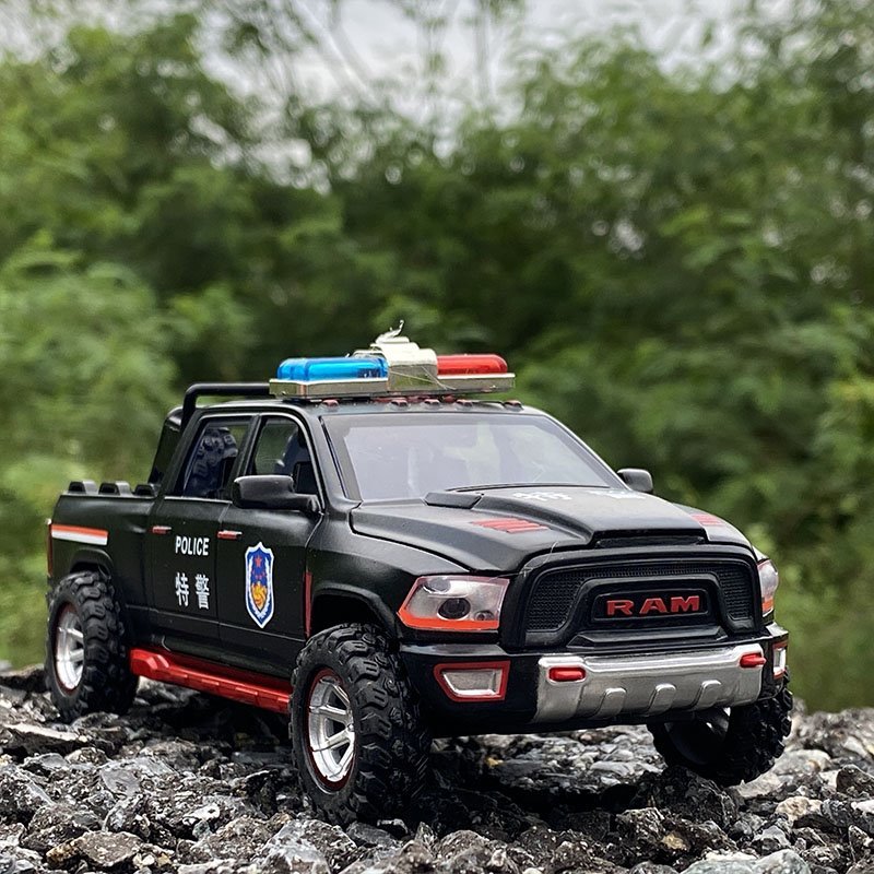 1:32 modelo de coche de aleación de simulación nuevo Dodge Ram TRX Pickup modelo de coche de Metal sonido y luz tirar hacia atrás niños juguete coche regalos