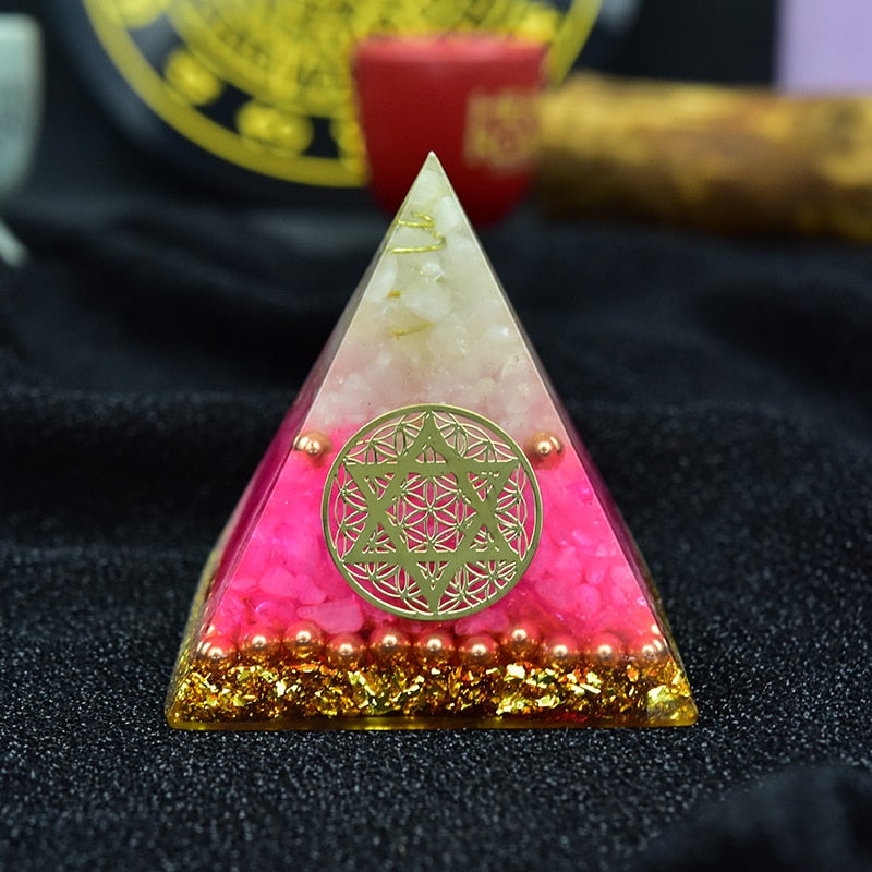 AURA REIKI Orgonite Energy Pyramid Helps Love Bring Good Luck To Change Magnetic Field Resin Decorative Craft Jewelry Gift