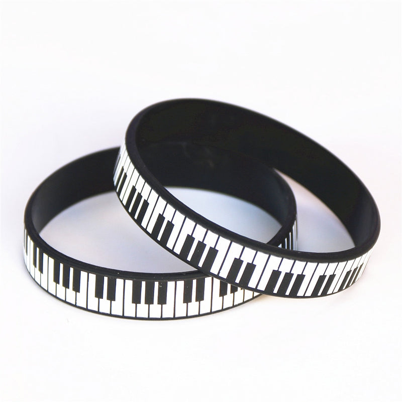 1 STÜCK Heißer Verkauf Schwarz Weiß Gedruckt Klavier Keycboard Silikon Armband Musik Note Armband &amp; Armreifen für Musikliebhaber Fans Geschenk SH081