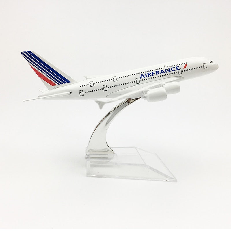 Kostenloser Versand Air France Flugzeugmodell Airbus A380 Flugzeug 16CM Metalllegierung Druckguss 1:400 Flugzeugmodell Spielzeug für Kinder