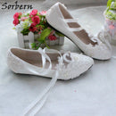 Zapatos de boda blancos de moda Sorbern, zapatos de tacón alto para mujer, tacones de bomba, apliques de encaje de charol, zapatos de novia con cuentas 2018