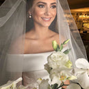 Vestidos de novia simples de una línea Satén fuera del hombro Vestidos de novia de boda Tren de barrido Vestidos casuales Cremallera con botones en la espalda