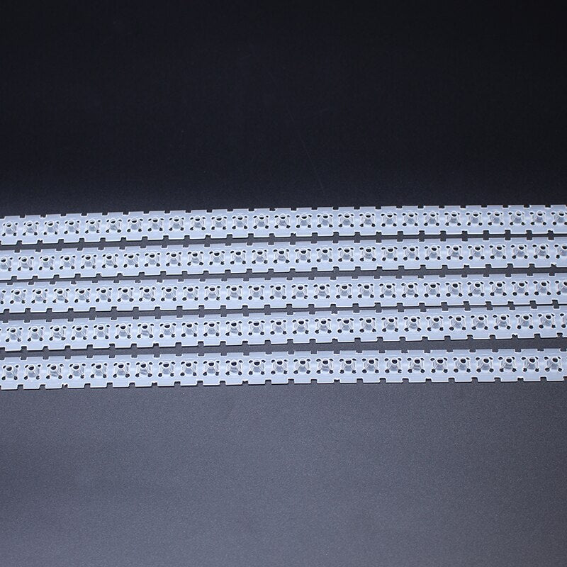 100 STÜCKE Kunststoff Leerkettenband Schraubenband Leerschraubenband für Auto Feed Schraubendreherband Leerstreifen 50 Löcher