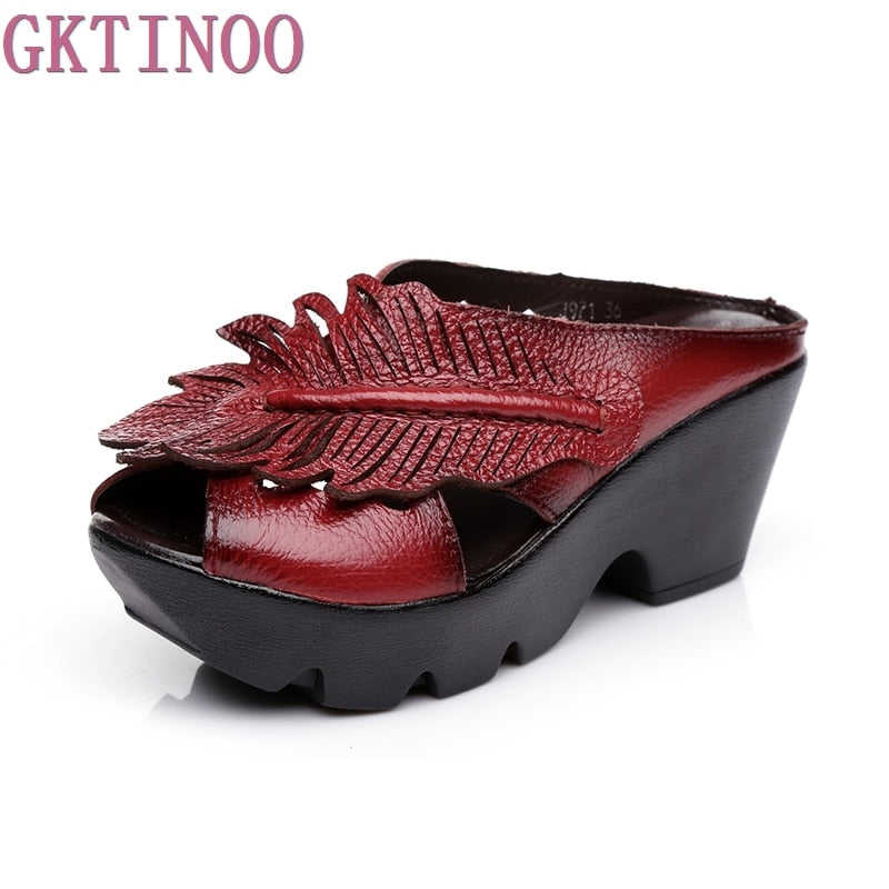 GKTINOO, nuevo estilo étnico, zapatos de mujer de cuero genuino, sandalias, cuñas, toboganes hechos a mano, zapatillas de verano para mujer con flores