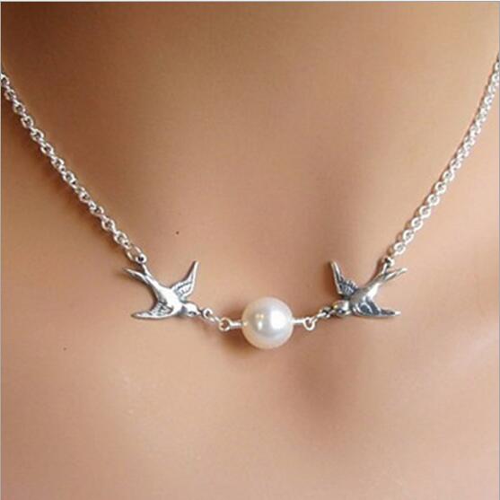 Tenande Einfacher Stil Schlüsselbeinkette Vögel Kreuz Herzen Sterne Simulierte Perlenketten &amp; Anhänger für Damen Punk Party Collier
