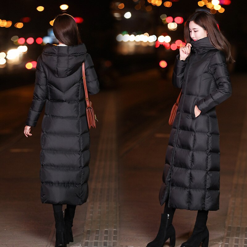 Chaquetas de invierno para mujer, abrigo para mujer, Parka ajustada por encima de la rodilla, algodón acolchado de Corea, abrigo cálido con capucha para mujer, abrigo largo negro liso