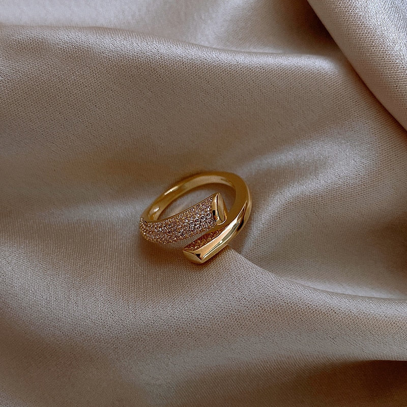 2020 nuevo diseño creativo anillo de apertura de metal de circón para mujer joyería de lujo de moda anillos inusuales de dedo de chica de fiesta sexy