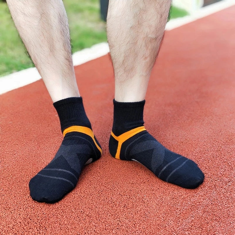 10 Uds = 5 pares de calcetines de algodón de alta calidad para hombre, calcetines deportivos transpirables informales para correr en invierno, calcetines deportivos a rayas EUR38-48