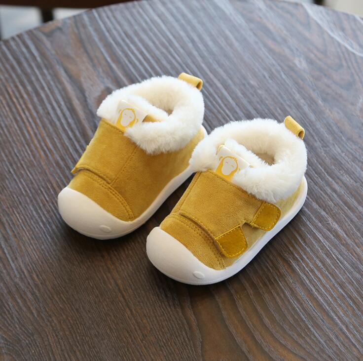 Botas de invierno para niños pequeños, botas de nieve cálidas de felpa para bebés y niñas, zapatos antideslizantes de fondo suave para exteriores cómodos para niños