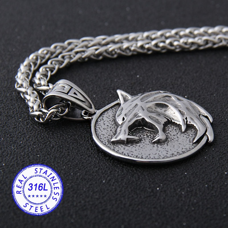 Yage Stainless Steel the Wizard wolf head pendant necklace for Geralt with a The Wild Hunt 3 Figure TV